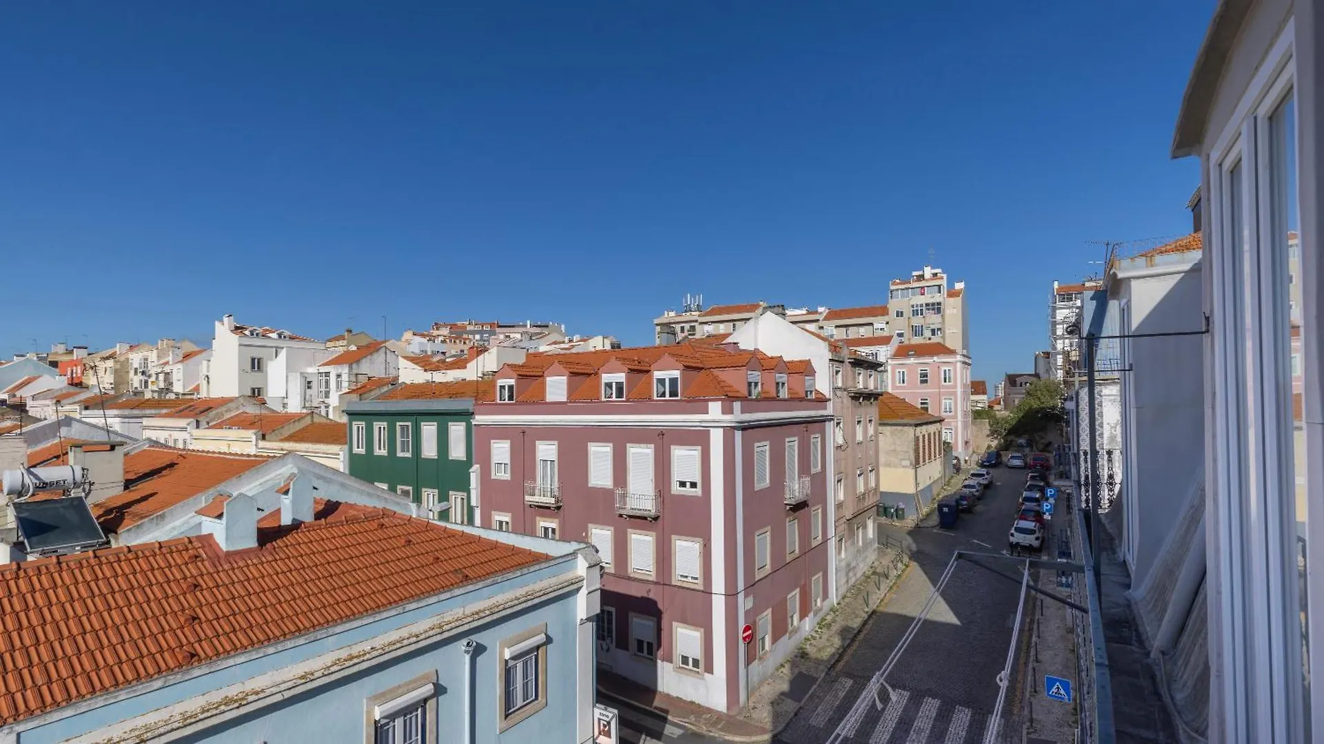 Classic Topfloor Apartment By Lovelystay Lisbon Portugal