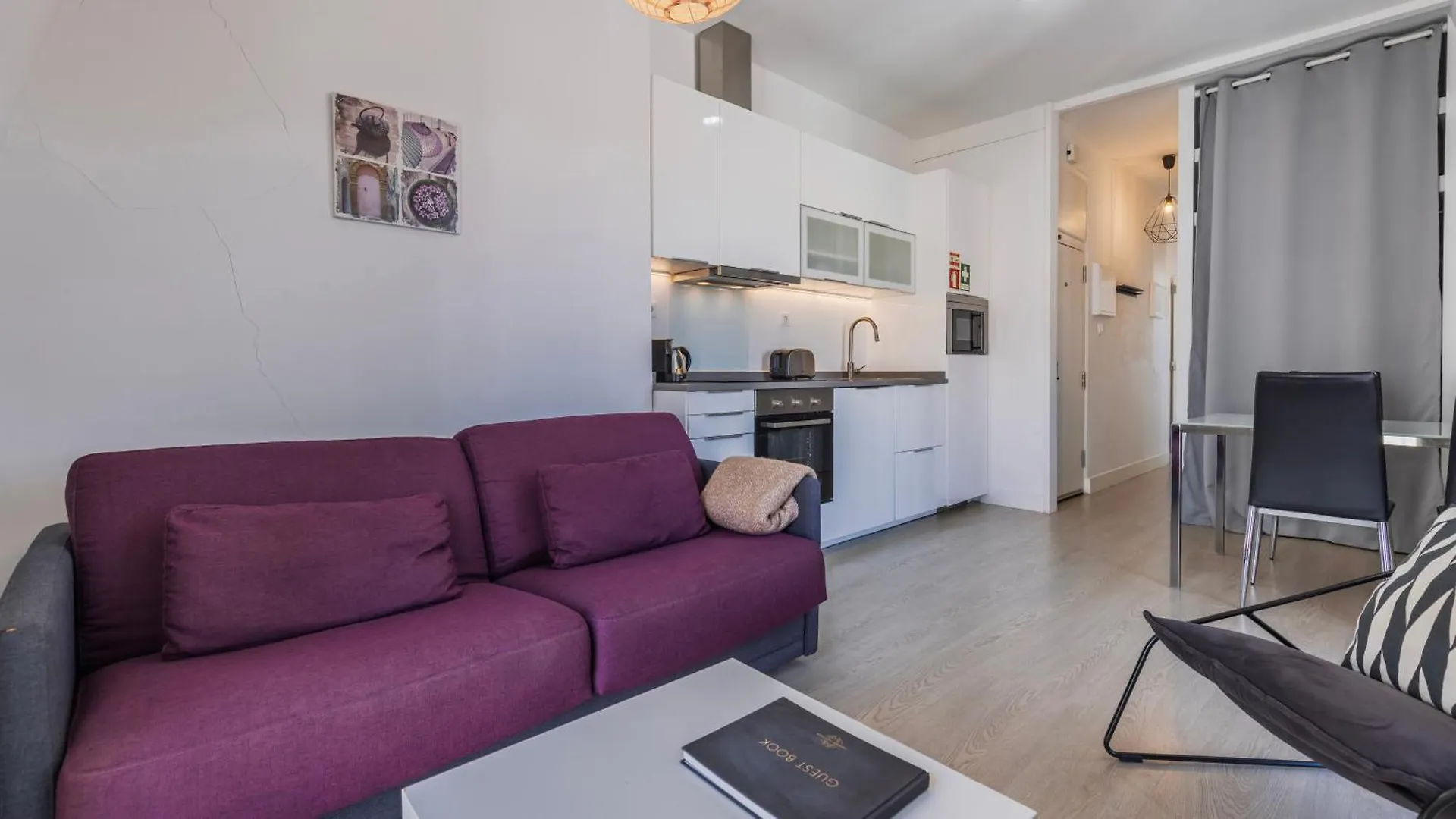 Classic Topfloor Apartment By Lovelystay Lisbon Portugal